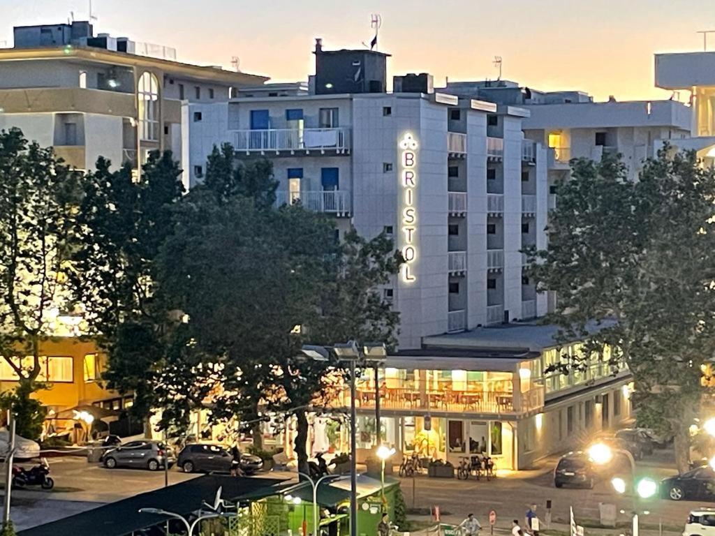 Hotel Bristol 米萨诺阿德里亚蒂科 外观 照片