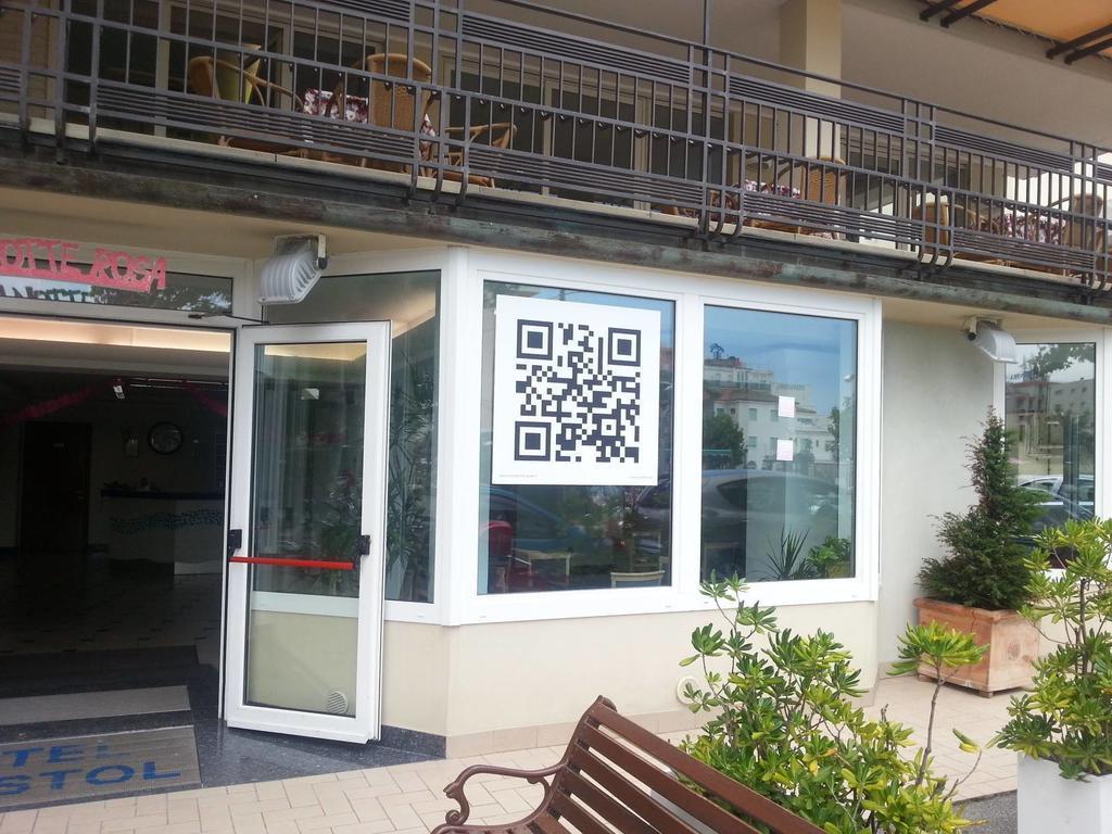 Hotel Bristol 米萨诺阿德里亚蒂科 外观 照片