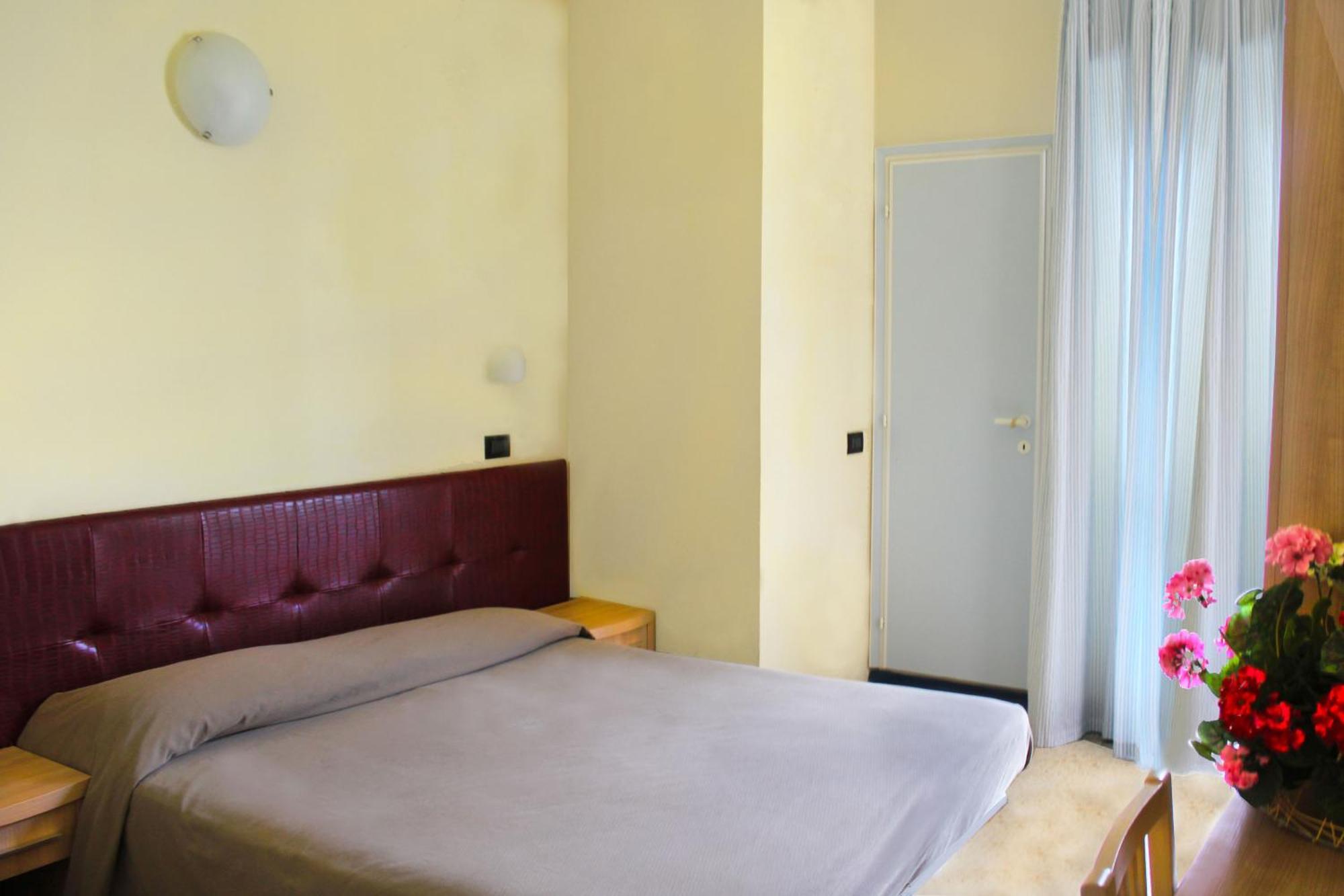 Hotel Bristol 米萨诺阿德里亚蒂科 外观 照片