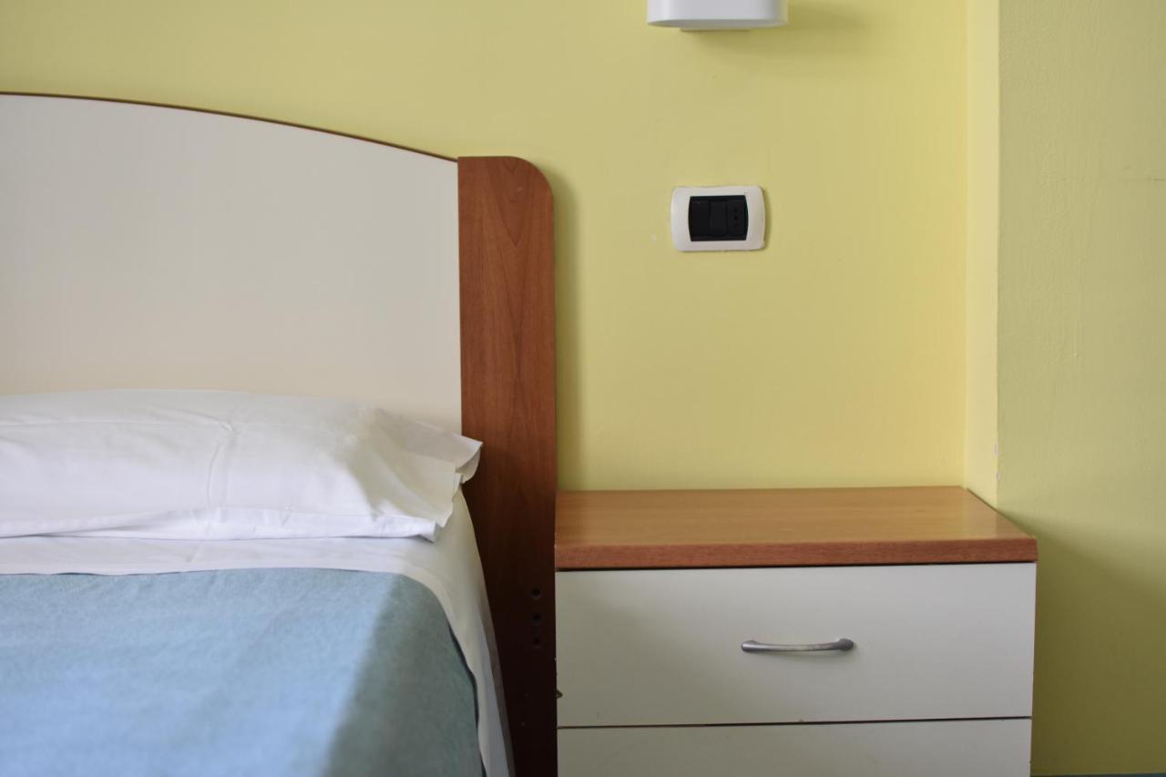 Hotel Bristol 米萨诺阿德里亚蒂科 外观 照片